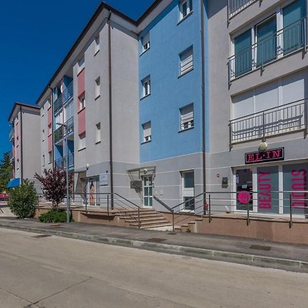Apartment Melarnian Near The Beach In Umag Exterior foto