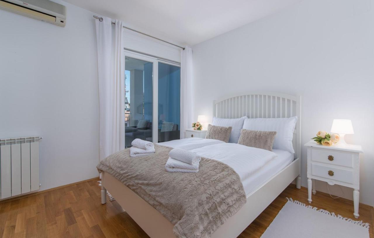 Apartment Melarnian Near The Beach In Umag Exterior foto