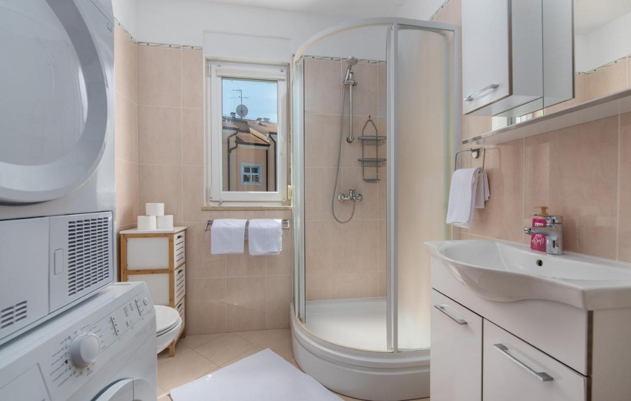 Apartment Melarnian Near The Beach In Umag Exterior foto